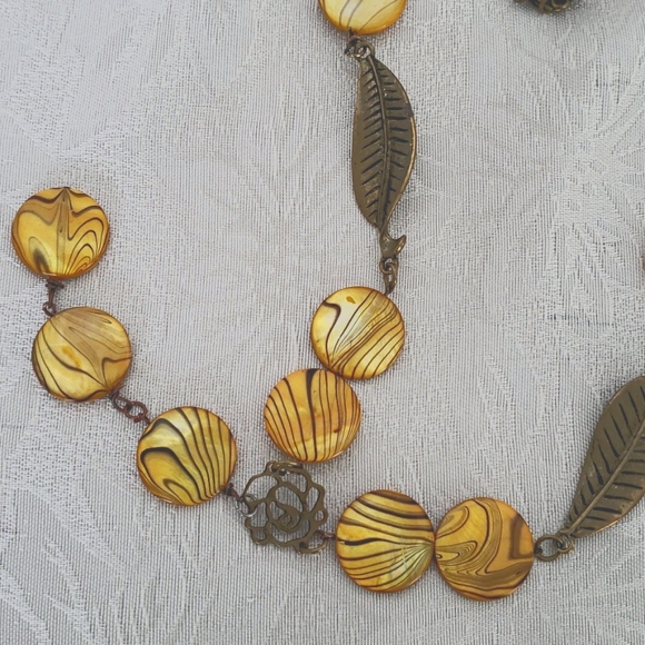 Vintage Jewelry - Vintage goldtone necklace